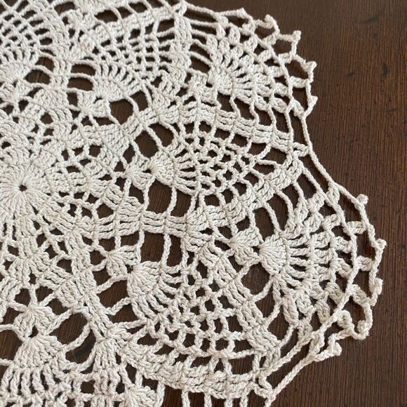 Vintage Beige Round Crochet Lace Doily Home Decorative Placemat 13" - Picture 3 of 7